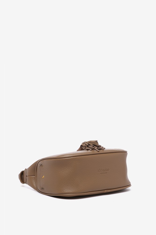 Abbacino Bandolera con borla en materiales reciclados taupe Ahorra y exporta