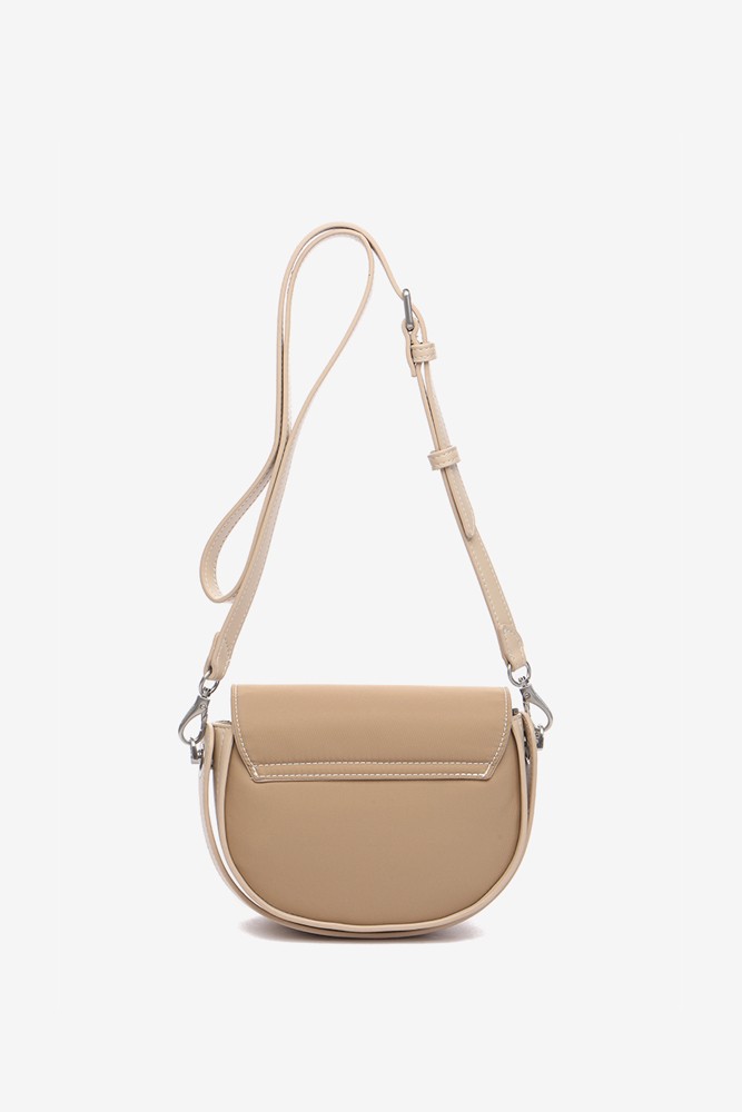 Abbacino Bandolera pequeña en materiales reciclados en camel Oferta exclusiva