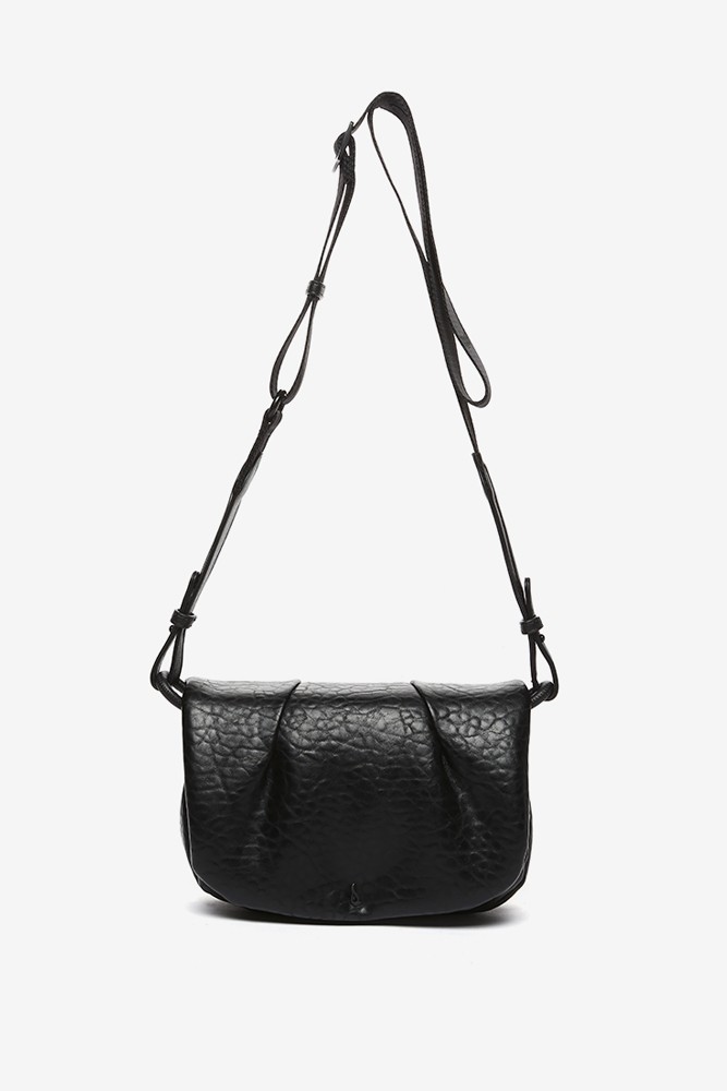 Abbacino Bandolera en materiales reciclados negro Última moda