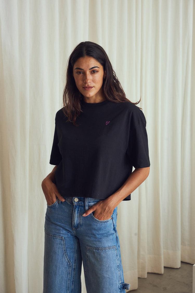 Camille L.A. Black Heart Tee En línea