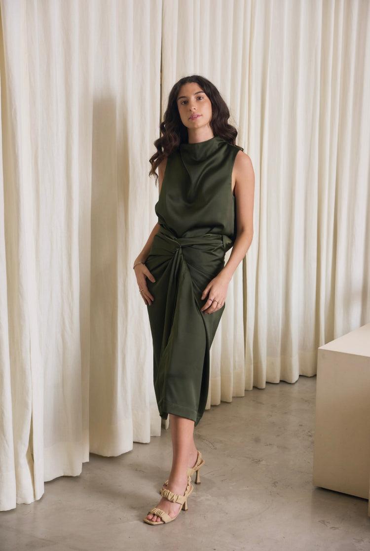 Camille Capri Olive Blackless Top Venta caliente