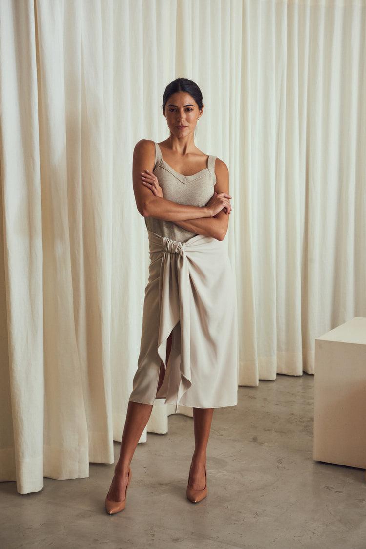 Camille Paris Taupe Skirt Últimos 3 días