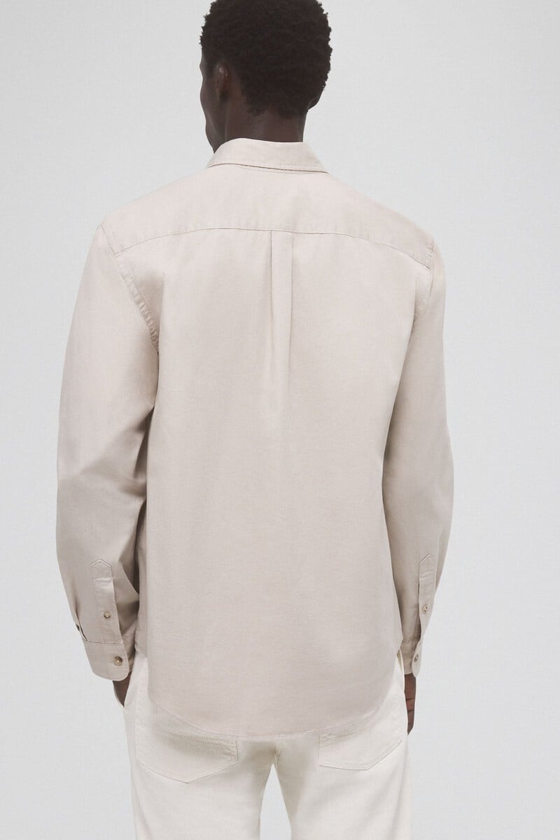 Cortefiel Camisa gabardina lisa dos bolsillos Ahorra y exporta