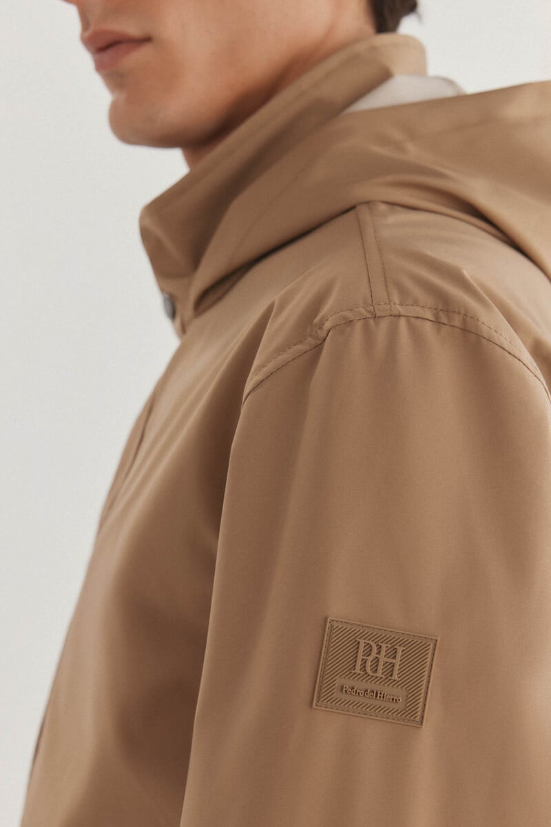 Cortefiel Parka ligera capucha Venta caliente