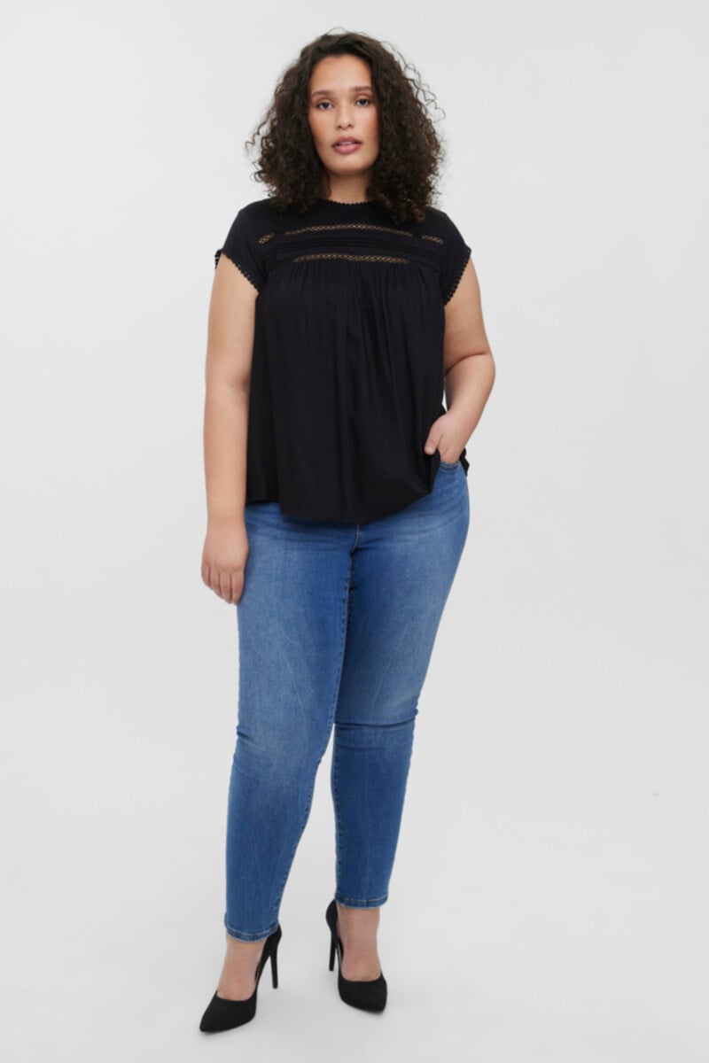 Cortefiel Blusa fluida de cuello redondo talla grande Promoción trimestral