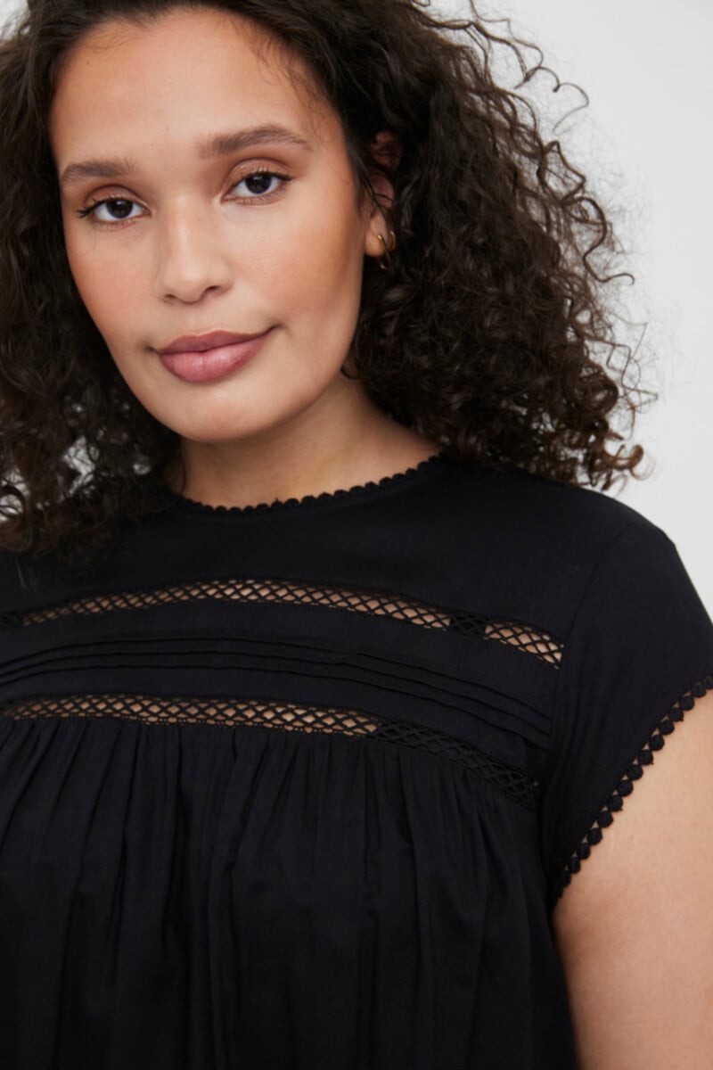 Cortefiel Blusa fluida de cuello redondo talla grande Promoción trimestral