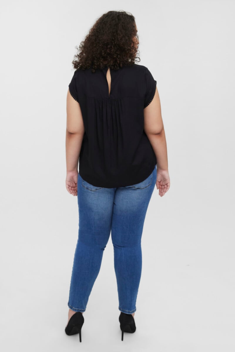 Cortefiel Blusa fluida de cuello redondo talla grande Promoción trimestral