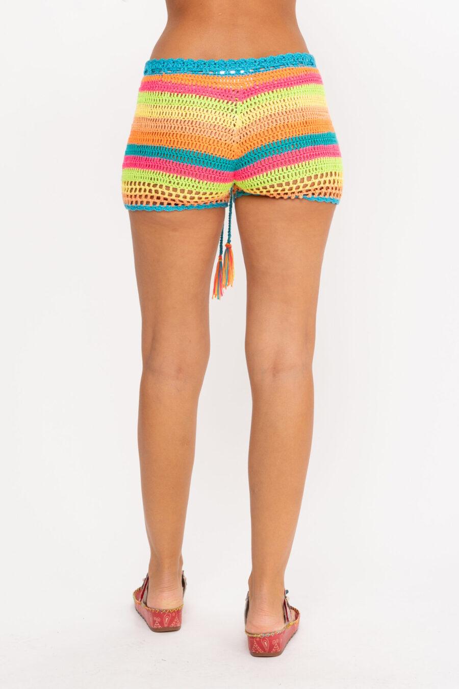 peace&love by calao MINI SHORT PLAYERO EN CROCHET En oferta