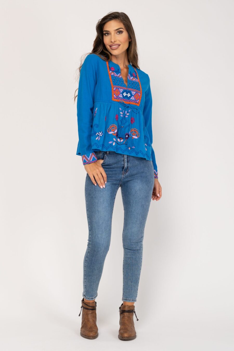 peace&love by calao BLUSA LISA CON BORDADOS PR8196B Última moda
