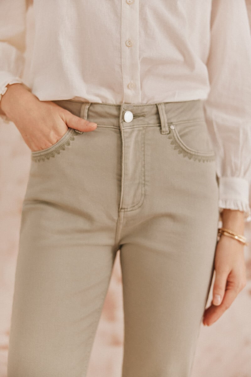 pedro del hierro Piedad. Jeans bordados 2025