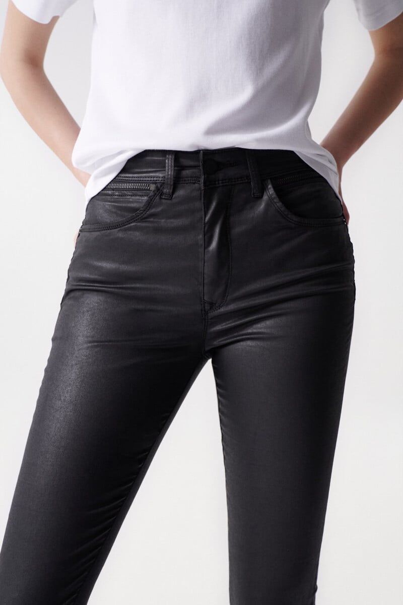 pedro del hierro Vaqueros faith push in cropped con efecto coating Promoción por tiempo limitado