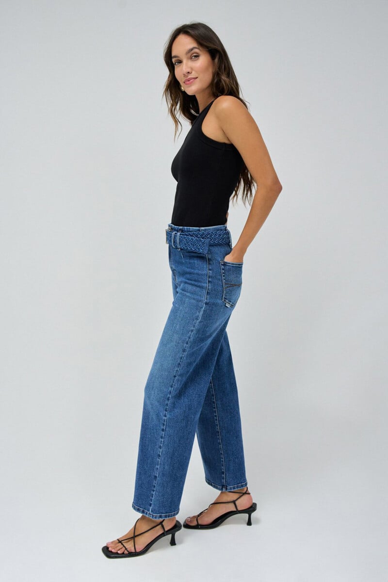 pedro del hierro Jeans True con cinturón anchos 2025