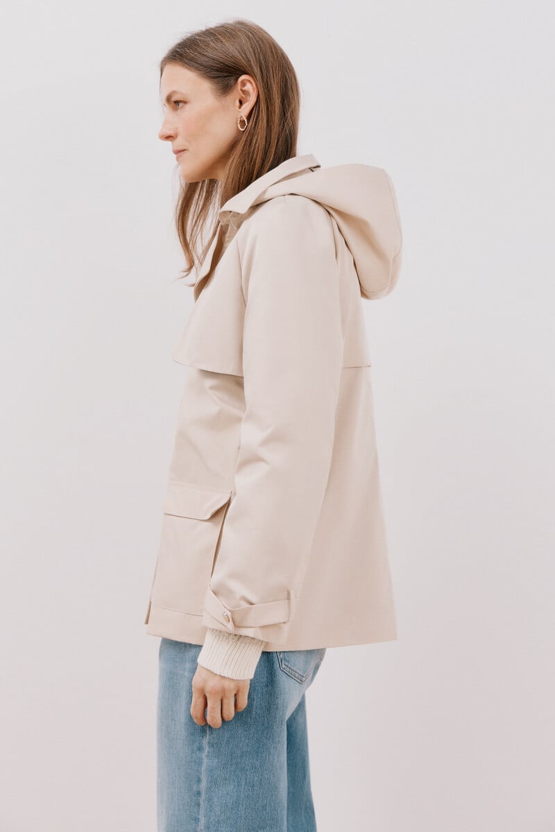 pedro del hierro Gabardina corta con vuelo Ventas relámpago