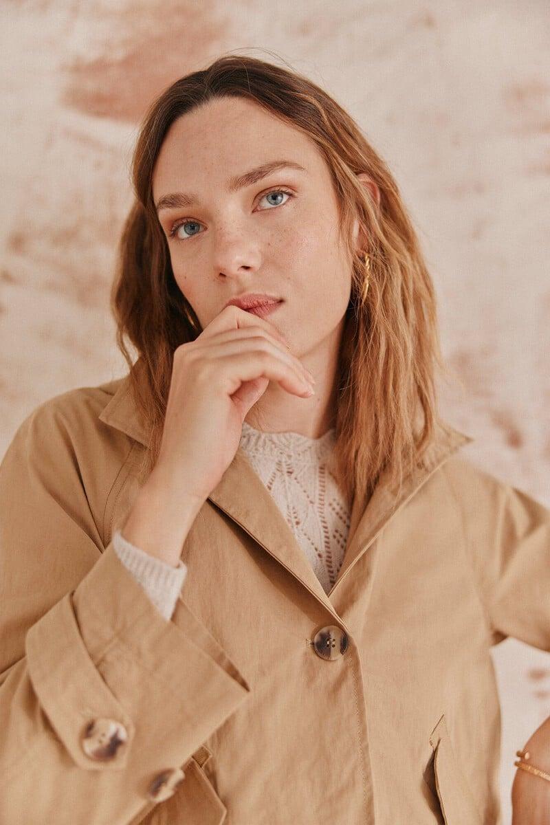 pedro del hierro Daniela. Gabardina corta Última moda