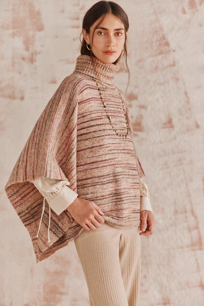 pedro del hierro Teocleta. Poncho de punto Limitado a 3 días