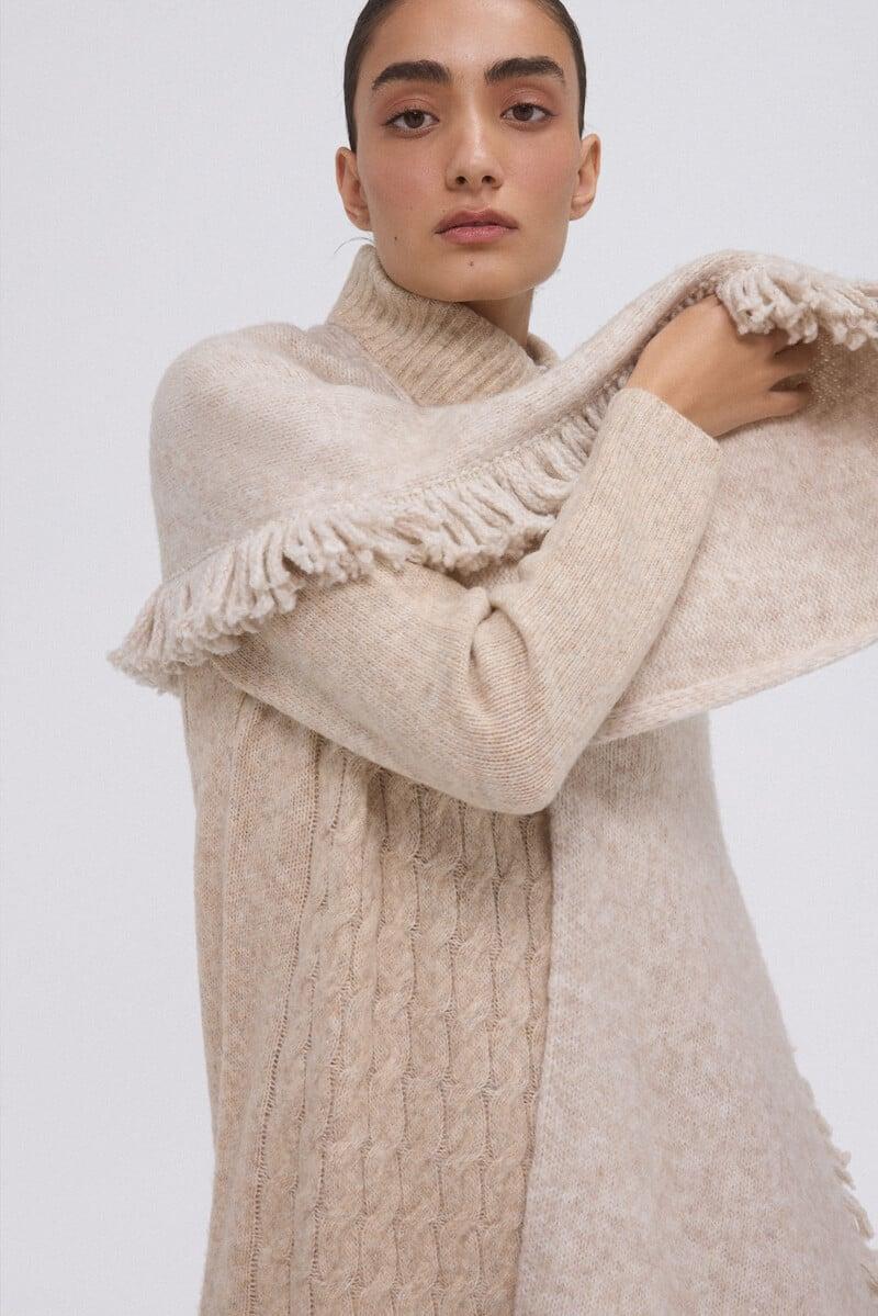 pedro del hierro Poncho de punto marrón con flecos Descuentos del mes