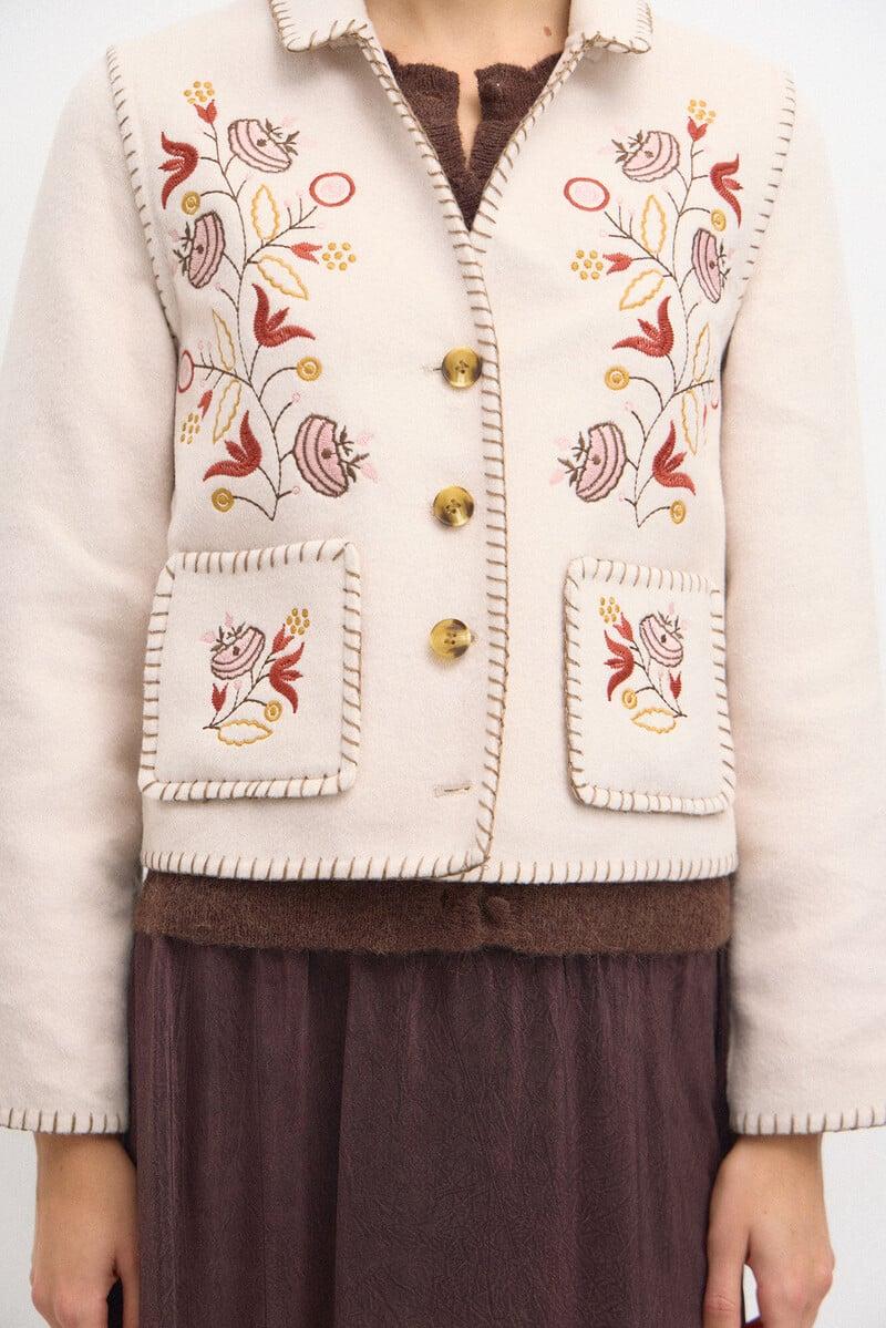 pedro del hierro Ángela. Chaqueta de lana bordada Grandes ahorros