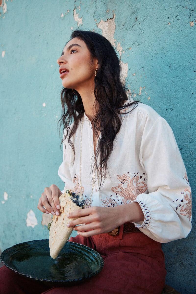 pedro del hierro Alicia. Blusa bordada Devoluciones gratuitas