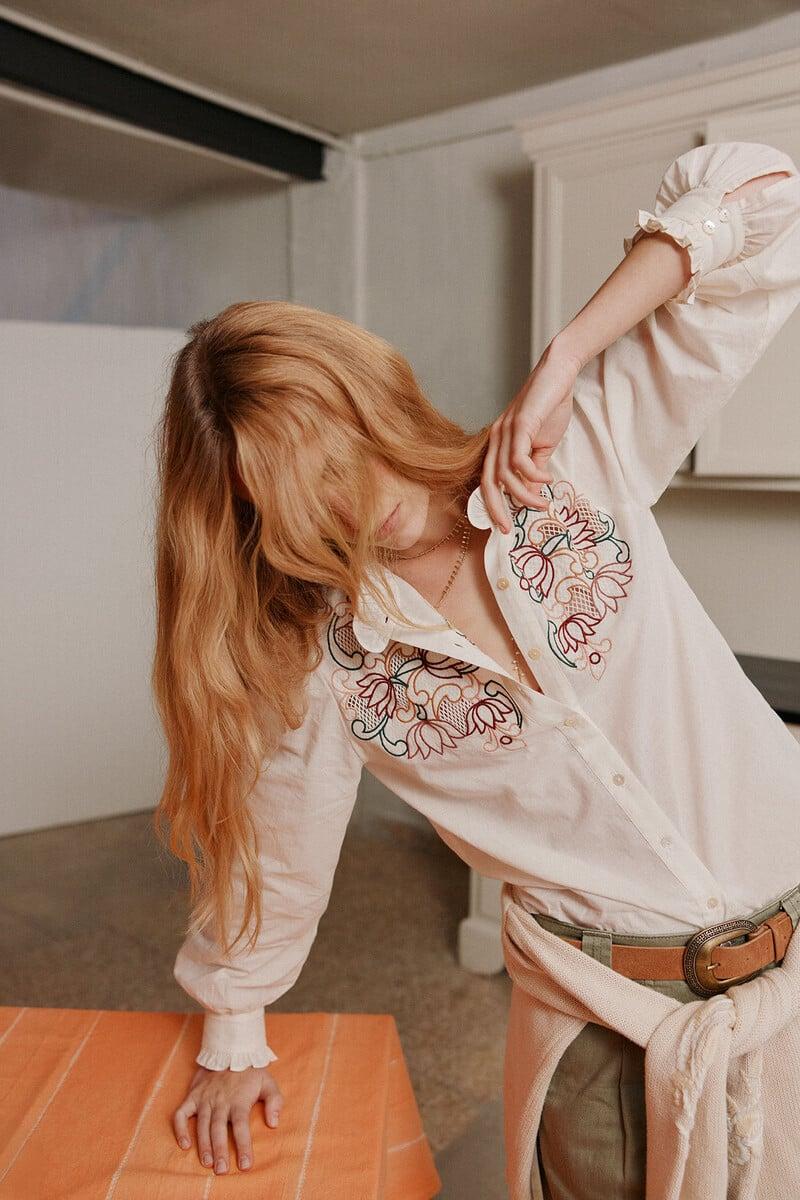 pedro del hierro Casilda. Blusa bordada 2025
