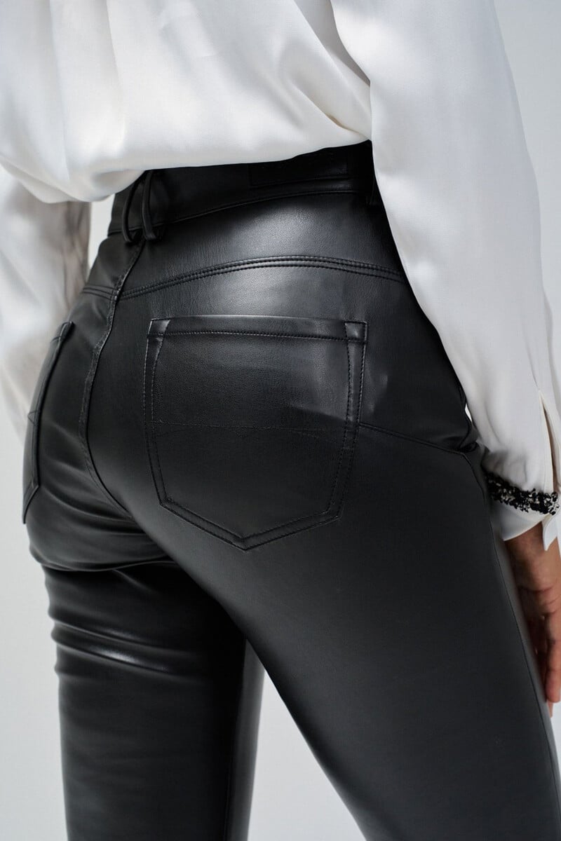 pedro del hierro Pantalones Faith push in flare efecto piel Precios de Black Friday