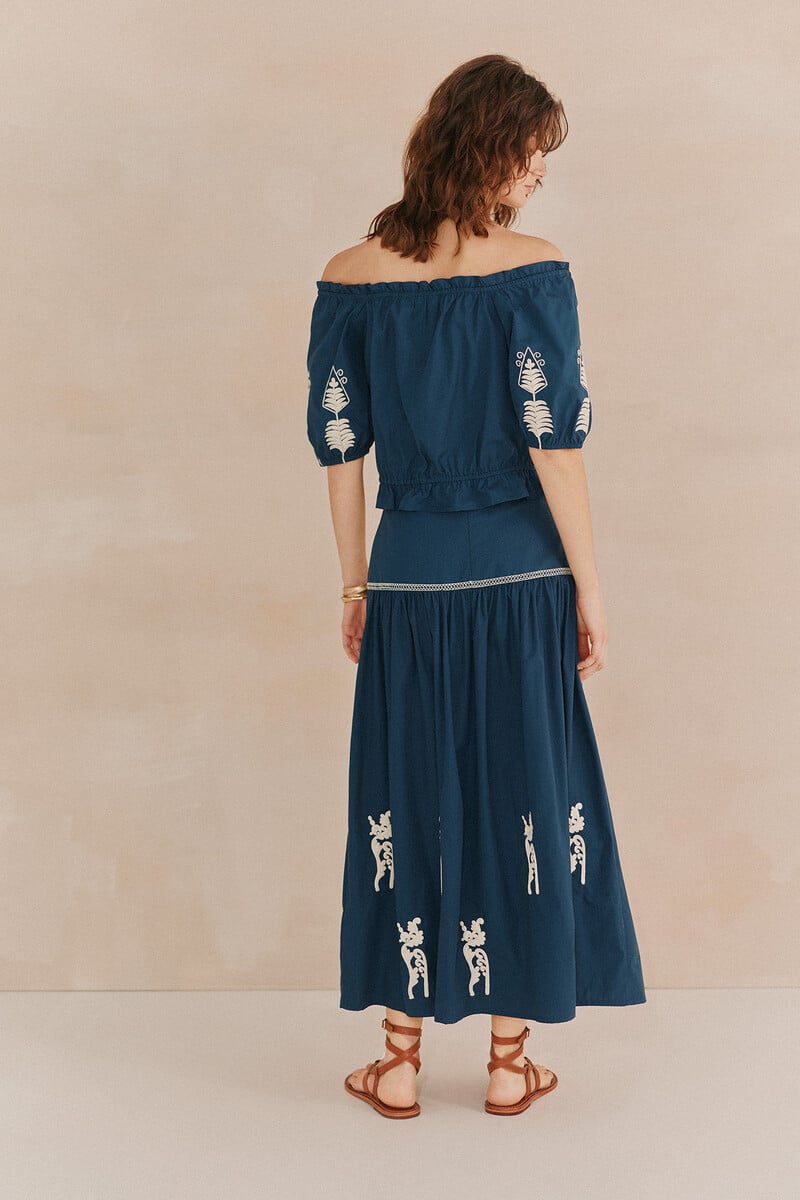 pedro del hierro Renata. Falda bordada Ahorra y exporta