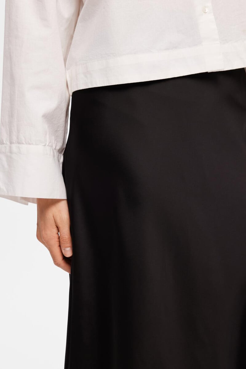 pedro del hierro Falda midi fluida confeccionada con materiales reciclados Tienda