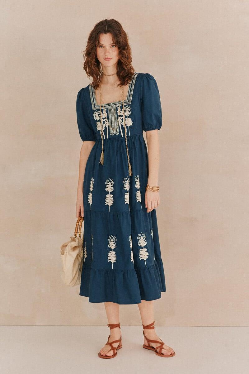 pedro del hierro Amelia. Vestido bordado Ahorra y exporta