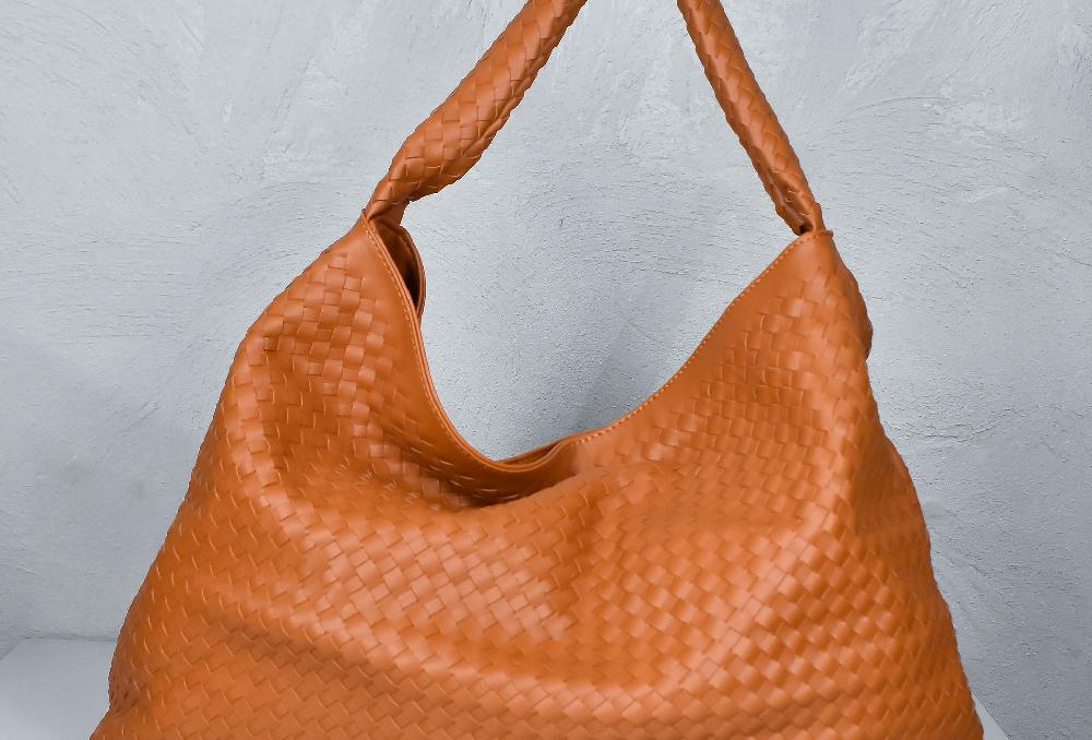 The New Black BOLSO CUERO VEGANO MAXI ENTRELAZADO CML The New Black BOLSO CUERO VEGANO MAXI ENTRELAZADO CML