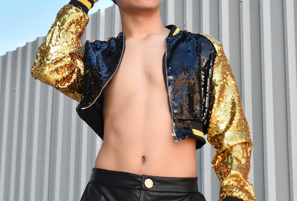 The New Black BOMBER JACKET LENTEJUELAS NEGRO Y DORADO Gran oferta