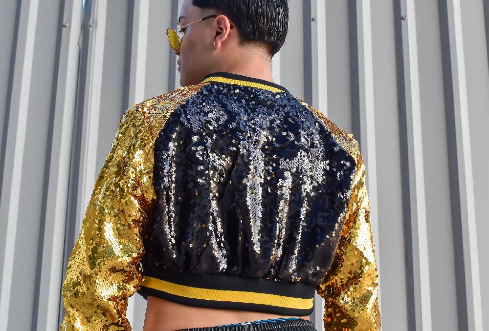 The New Black BOMBER JACKET LENTEJUELAS NEGRO Y DORADO Gran oferta