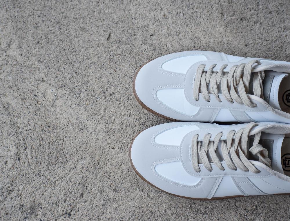 The New Black WHITE COURT SNEAKERS Devoluciones gratuitas