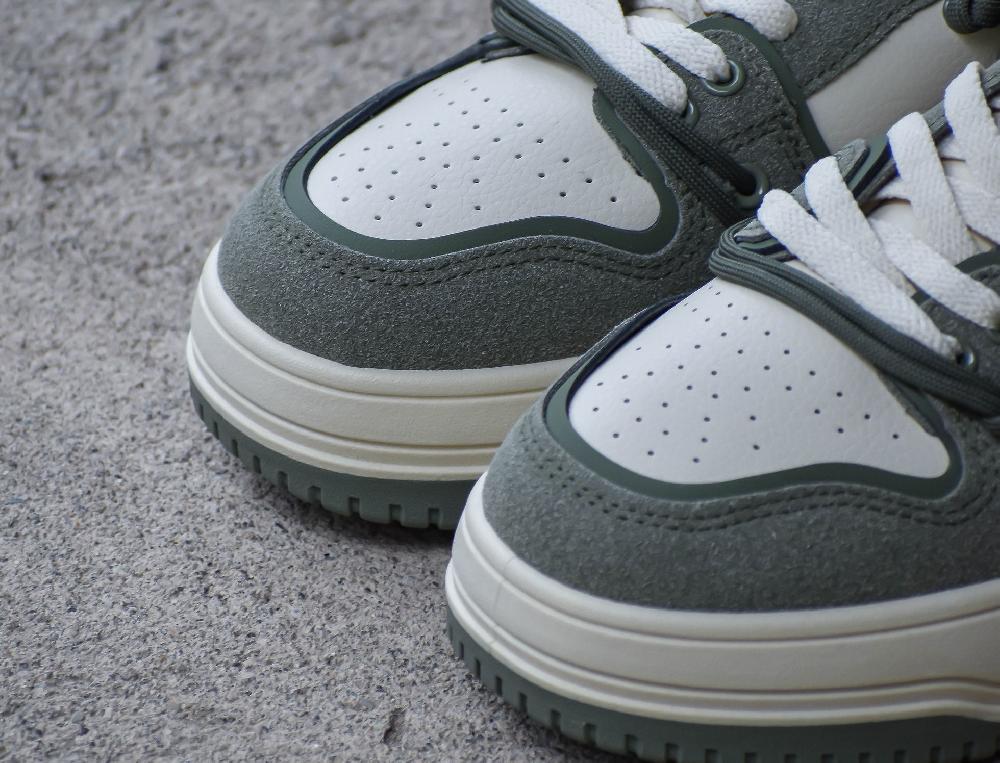 The New Black SNEAKY OLIVE En línea