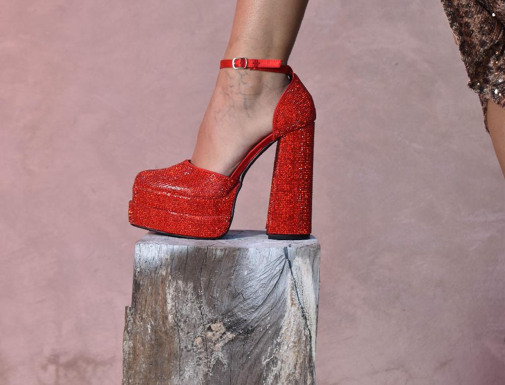 The New Black Showtime cherry red Ofertas