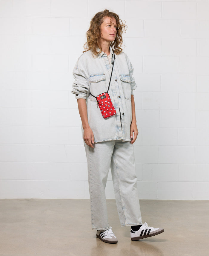 wouf Crush Crossbody Phone Bag Envío internacional gratuito
