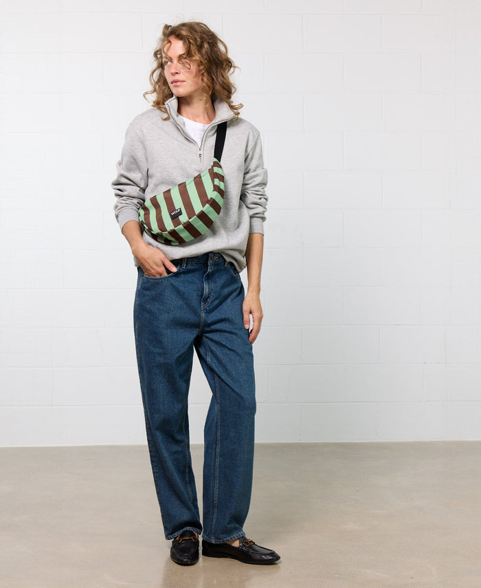wouf Antwerp Half Moon Crossbody Bag Rebajas