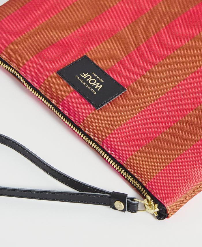 wouf Pat XL Pouch Bag Últimos 2 días