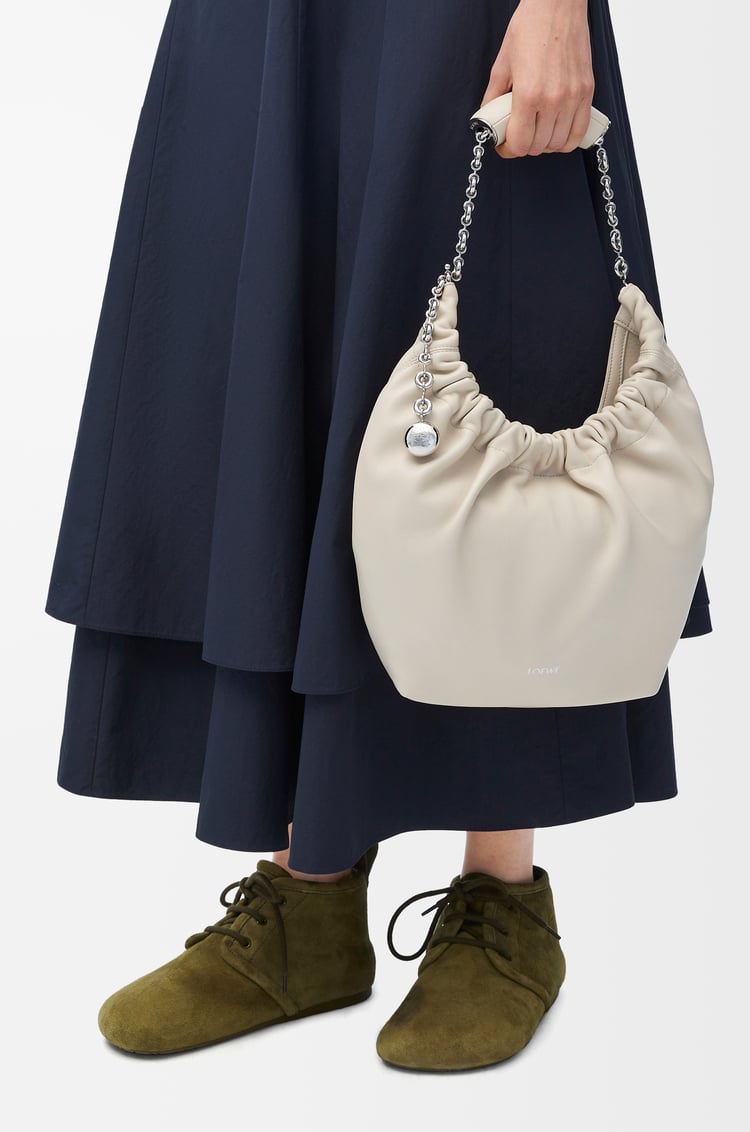 Loewe Small Squeeze bag in mellow nappa lambskin 11 Colours En línea