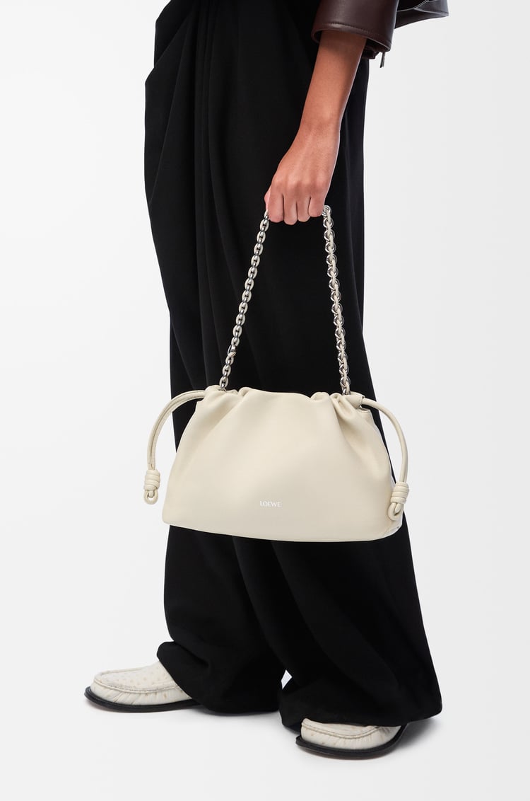 Loewe Medium Flamenco purse in mellow nappa lambskin 15 Colours Venta caliente