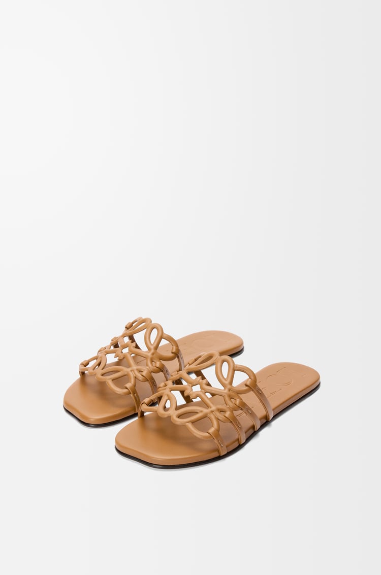 Loewe Petal Anagram slide in soft calfskin 3 Colours Promoción trimestral