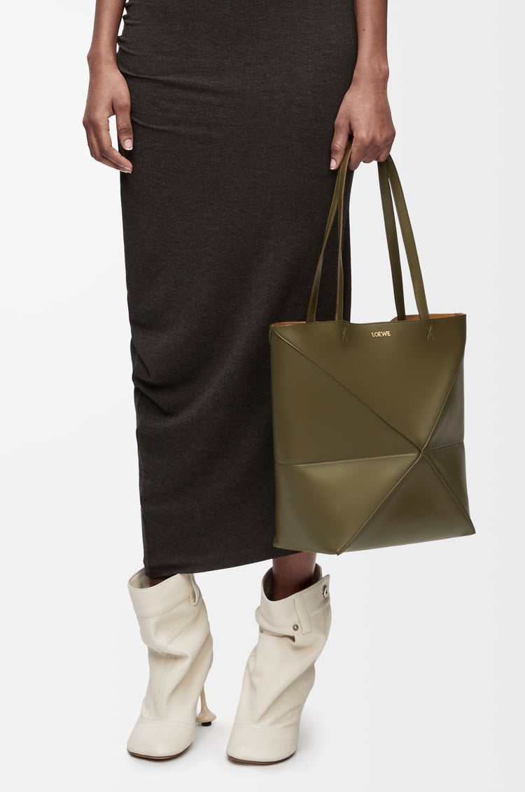 Loewe Medium Puzzle Fold tote in shiny calfskin 9 Colours Último día