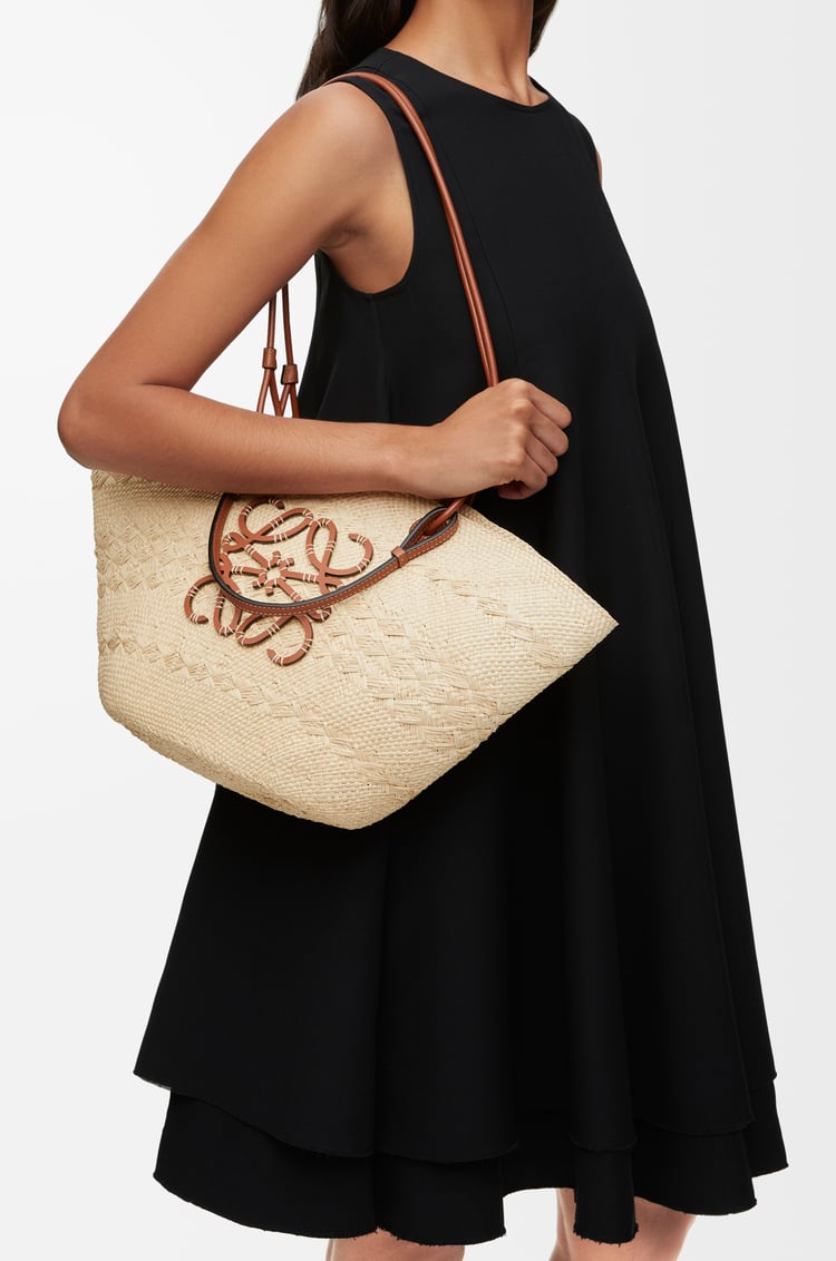Loewe Medium Anagram Basket bag in iraca palm and calfskin 2 Colours Oferta especial