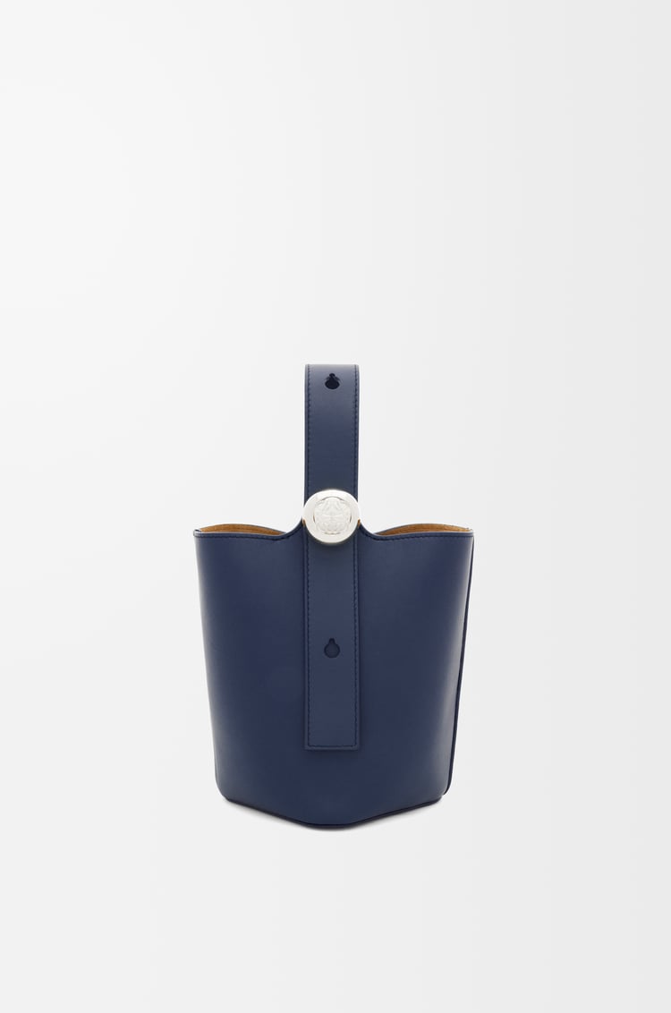 Loewe Mini Pebble bucket in smooth calfskin 11 Colours En oferta