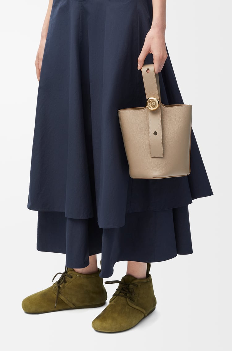 Loewe Mini Pebble Bucket bag in soft grained calfskin 4 Colours Devoluciones gratuitas