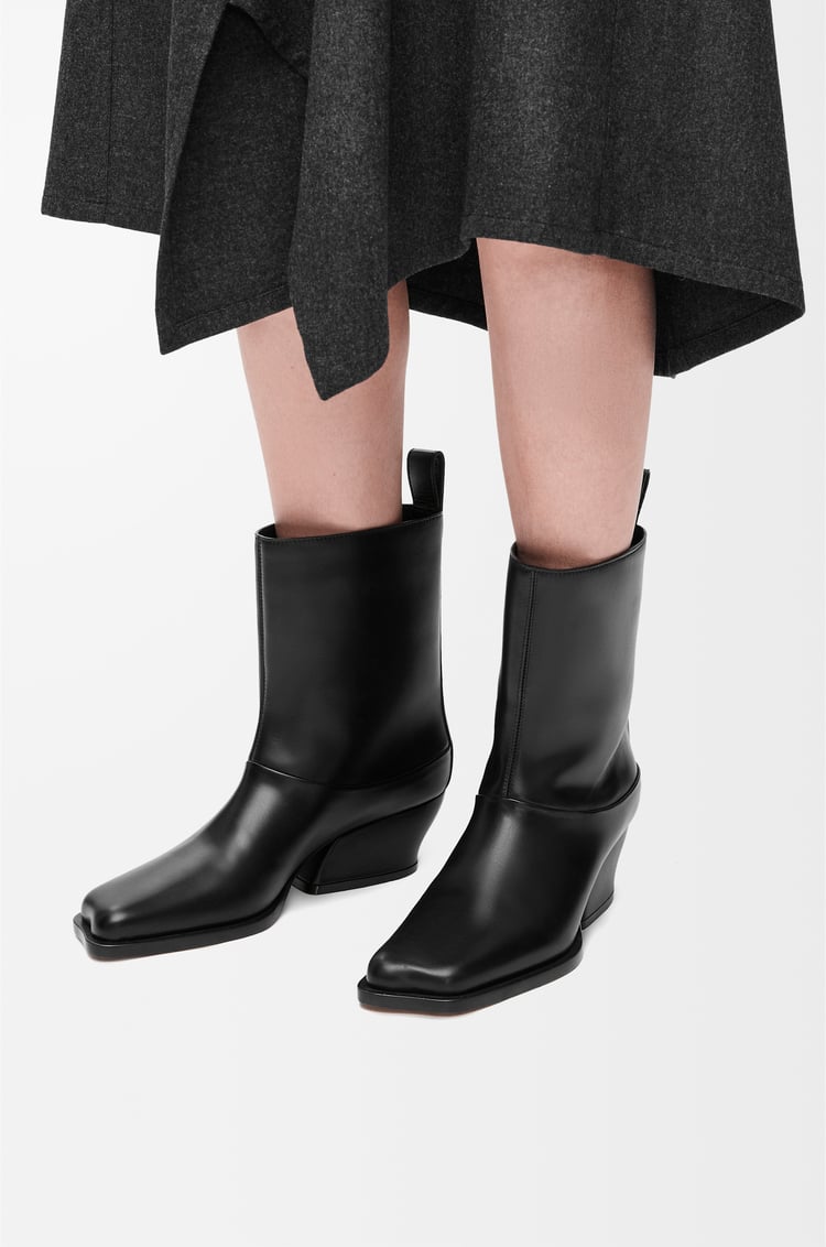 Loewe Onda bootie in calfskin 1 Colours Los más vendidos