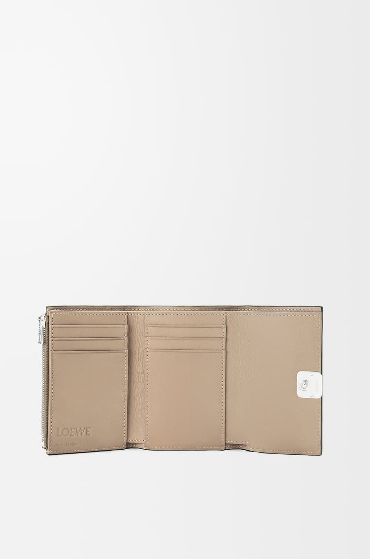 Loewe Anagram small vertical wallet in pebble grained calfskin 5 Colours Mejor oferta