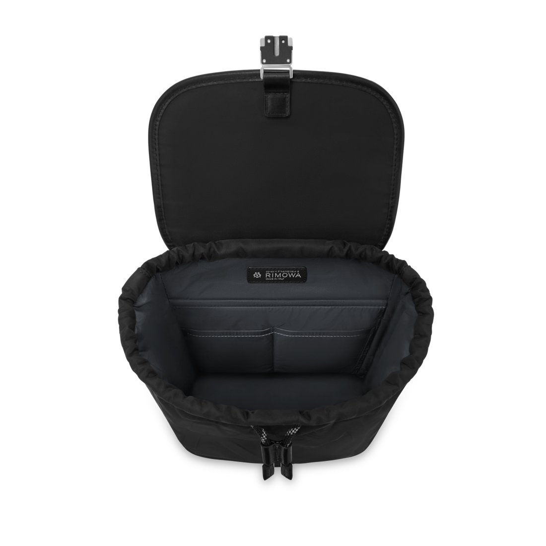Rimowa Mochila de nailon ECONYL® con solapa Signature - NEGRA ÚLTIMAS EDICIONES