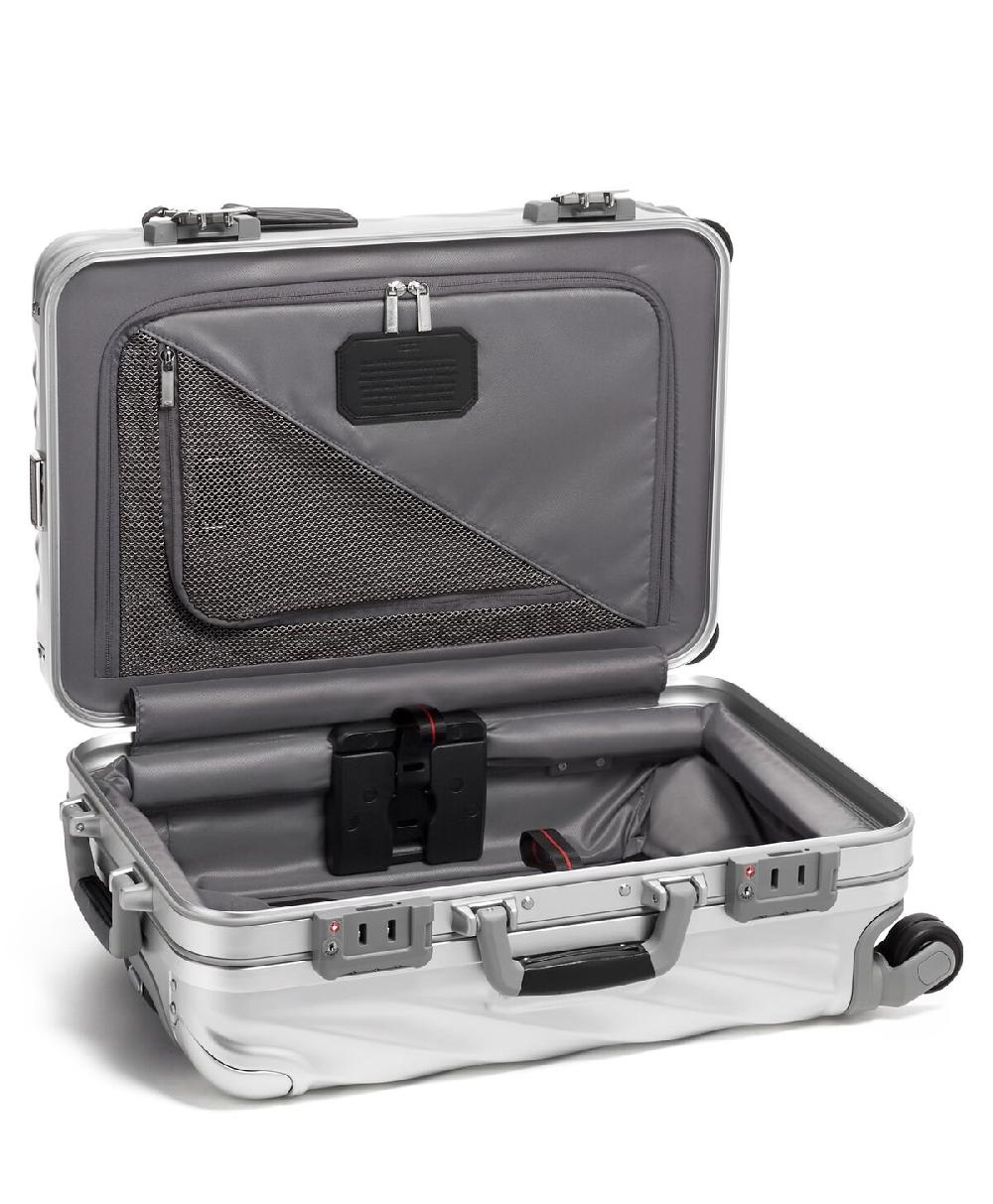 Tumi 19 Degree Aluminium Maleta de mano expansible International 56 cm En línea