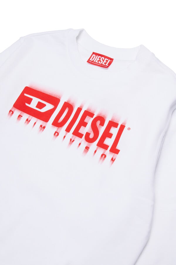 Diesel sginnl8 over Tienda de fábrica