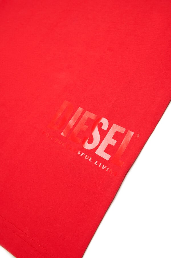 Diesel mtfind over Tienda