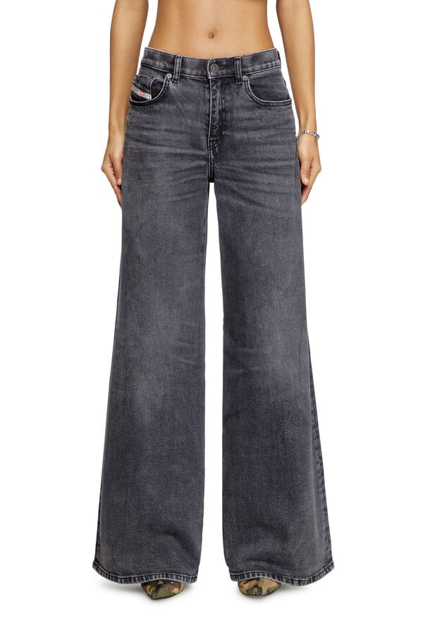 Diesel flare jeans 1978 d-akemi 0clbg Venta caliente